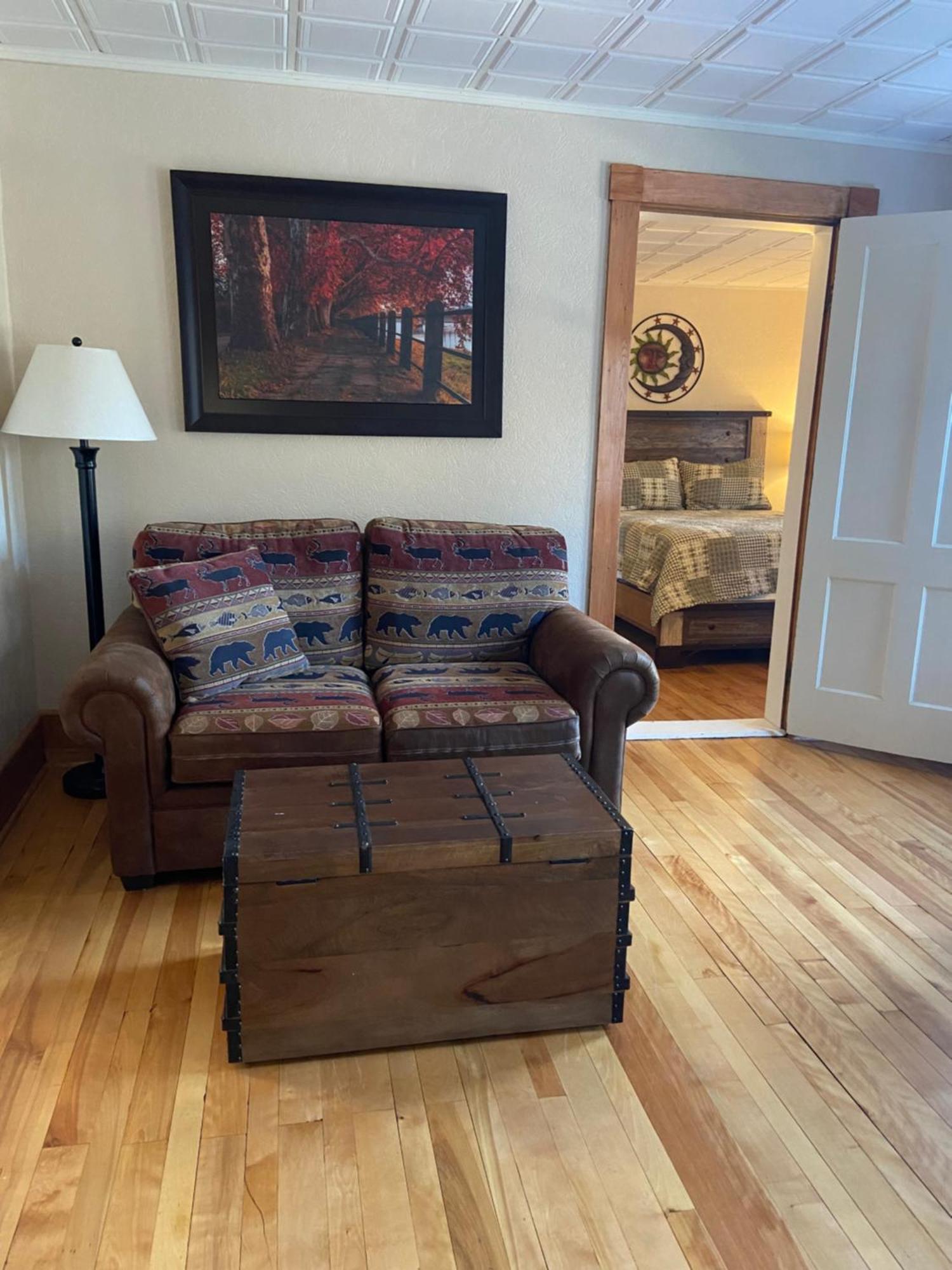 Tavern - Country Suite Newport Eksteriør billede