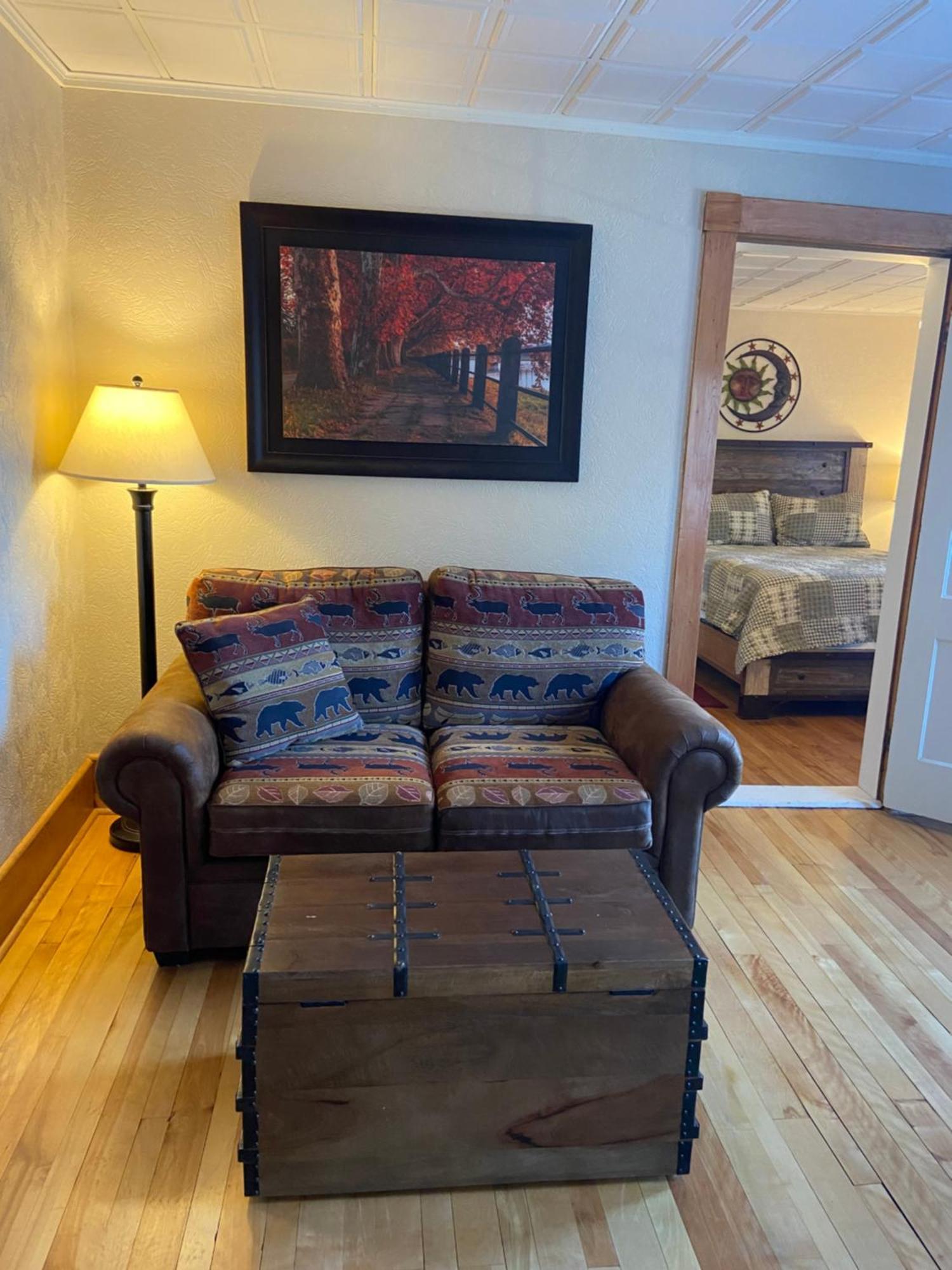 Tavern - Country Suite Newport Eksteriør billede