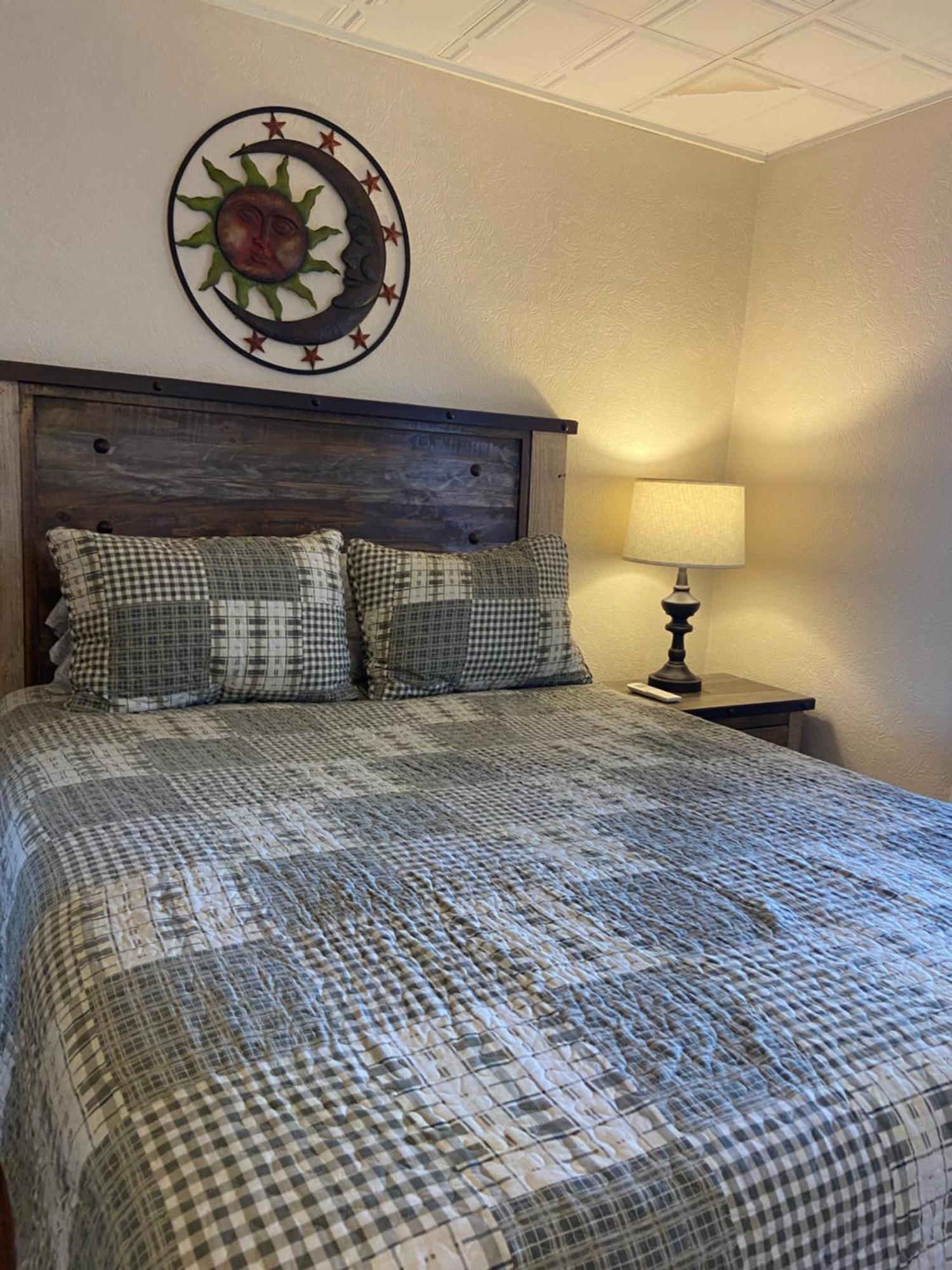Tavern - Country Suite Newport Eksteriør billede